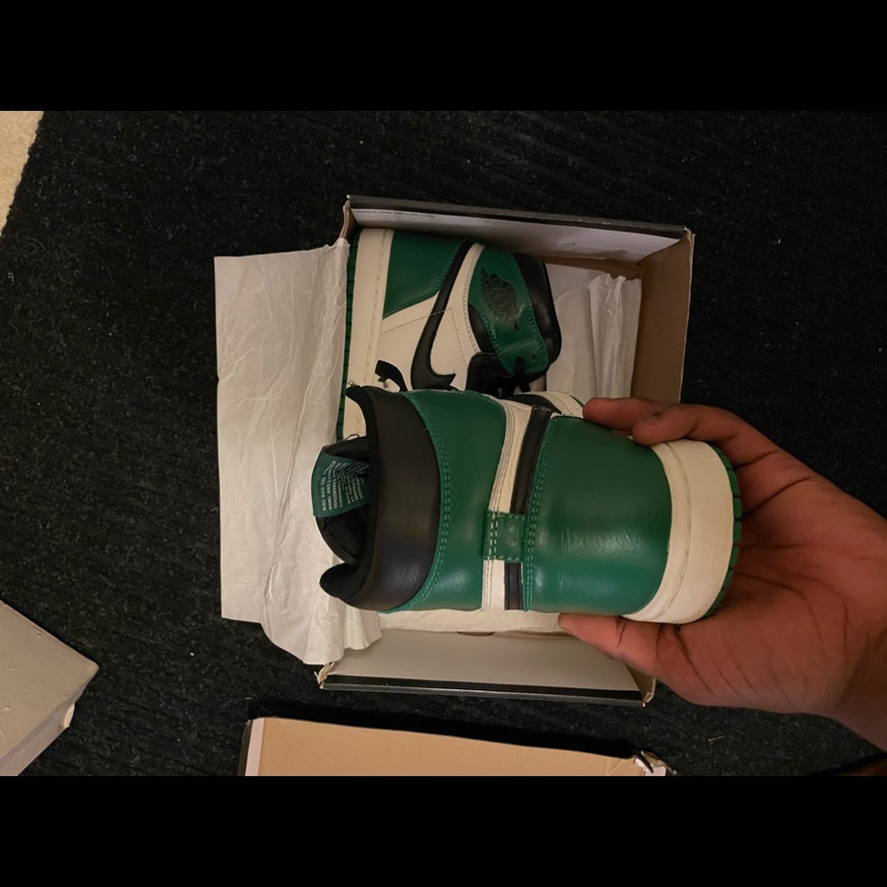Pine green Jordan 1